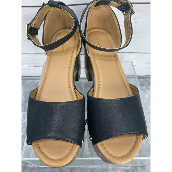 Qupid‎ Wedge Studded Black Size 7.5 Strappy sandals - Picture 10 of 10